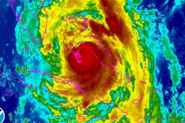 
	Farac&atilde;o Matthew: o furac&atilde;o est&aacute; causando chuvas torrenciais, fortes ventos e inunda&ccedil;&otilde;es nas &aacute;reas onde tocou terra
 (Divulgação/Nasa)