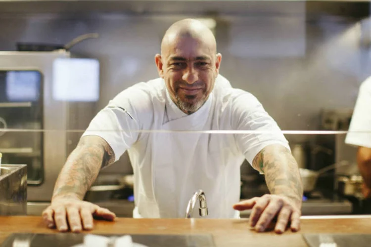 
	Henrique Foga&ccedil;a: jurado do Masterchef agora aposta nas franquias para expandir seu restaurante
 (Patrícia Corvo/Divulgação)
