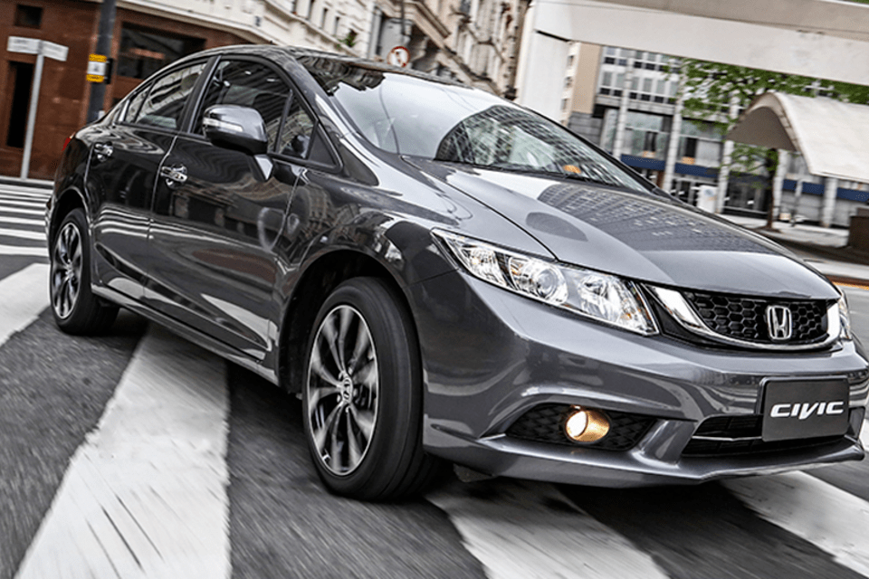 Honda lança linha 2016 do Civic por R$ 70.900
