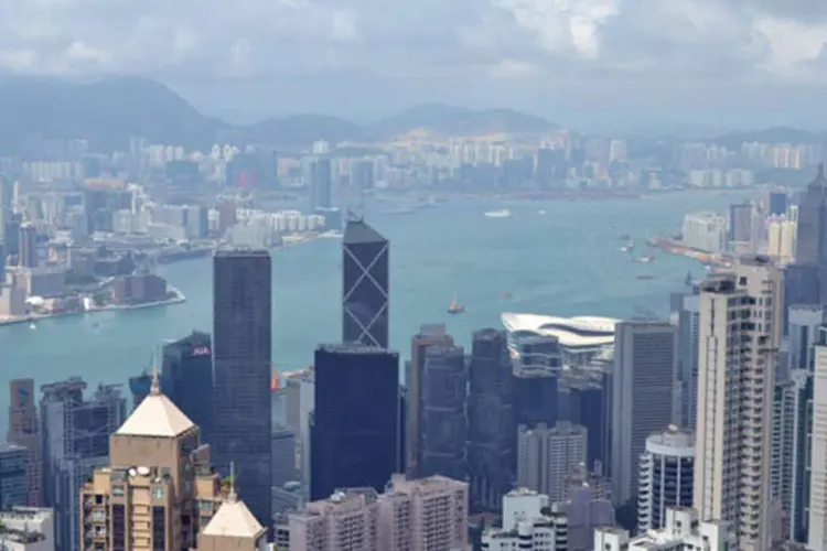 Hong Kong, antiga colônia britânica que retornou para o controle da China em 1997, tem enfrentado casos esporádicos de gripe aviária (Blog 360meridianos)