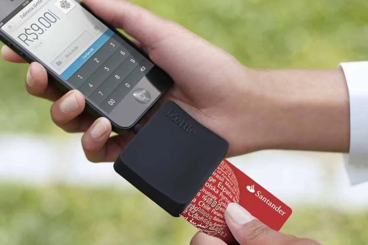Santander: o valor do pagamento mínimo da fatura será composto pelo porcentual de 15% sobre os novos gastos e por parcelas de financiamentos de faturas anteriores, se houver (iZettle/Divulgação)