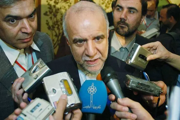 Bijan Zanganeh: ministro iraniano do Petróleo disse que membros da Opep cortaram demais produção nos últimos meses (Majid Saeedi/Getty Images/Getty Images)
