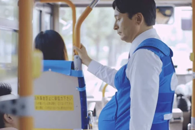 
	Campanha: os homens japoneses n&atilde;o costumam ser muito participativos no trabalho dom&eacute;stico
 (Reprodução/Youtube)