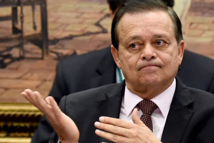  (PTB-GO), relator da comissão do impeachment, fala na Câmara, dia 06/04/2016