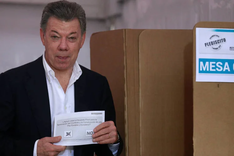 Santos: "Há outros mecanismos de referendo popular que poderíamos usar. O que eu quero é a união do país" (John Vizcaino / Reuters)