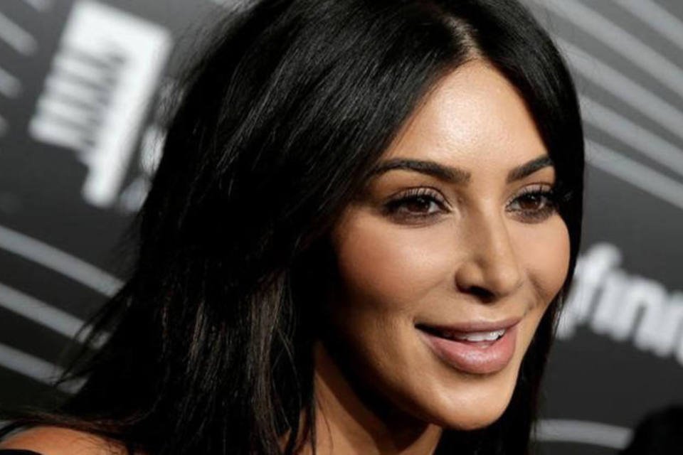 Kim Kardashian se desamarrou e chamou segurança após assalto