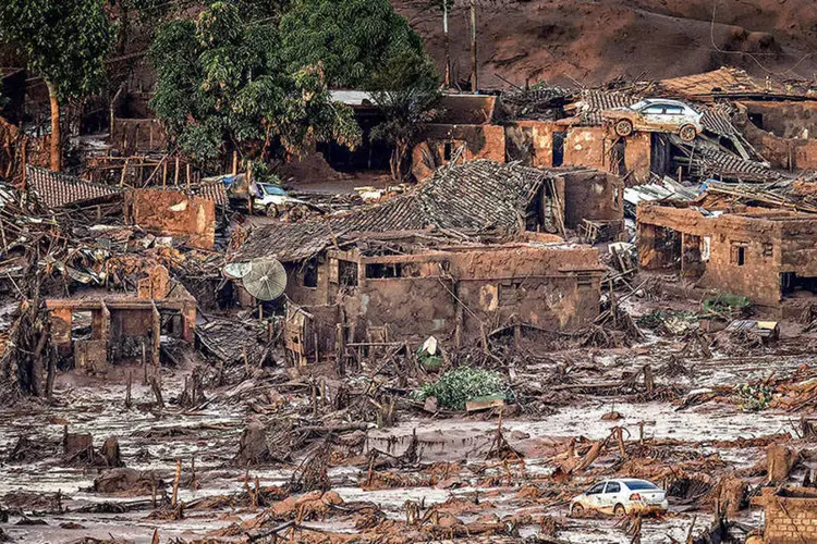 Samarco: indenizações bilionárias relacionadas ao rompimento de uma barragem da mineradora Samarco, entre elas uma de 155 bilhões de reais, foram suspensas (Douglas Magno/AFP Photo/AFP)