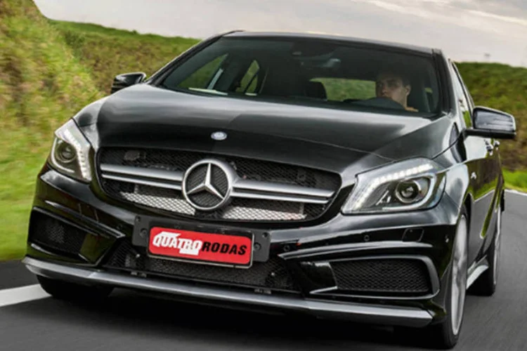 
	Mercedes-Benz A45 AMG: para 2014, est&aacute; programada importa&ccedil;&atilde;o de 100 exemplares do modelo, cujo pre&ccedil;o sugerido pela marca &eacute; de 259 900 reais
 (Marco de Bari/Quatro Rodas)