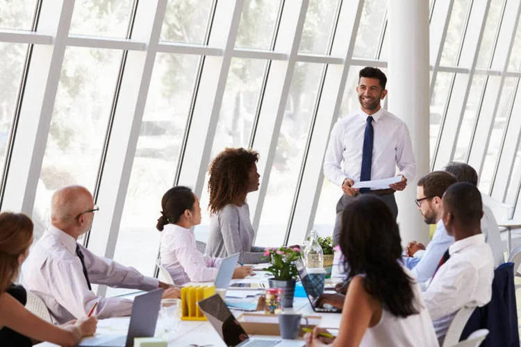 "O chefe reconhecerá sua proatividade, iniciativa e capacidade de visualizar o panorama completo" (monkeybusinessimages//Thinkstock)