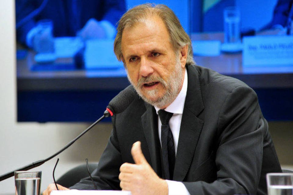 Ex-ministro Miguel Rossetto é exonerado do Conselho do BNDES