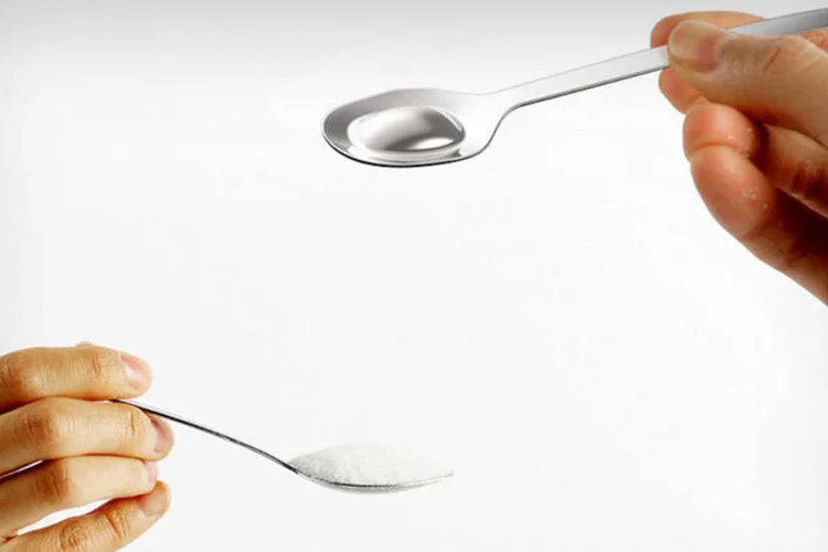 Minuspoon: uma colher que pode ajudar na ingestão consciente do açúcar (Divulgação/Minuspoon)