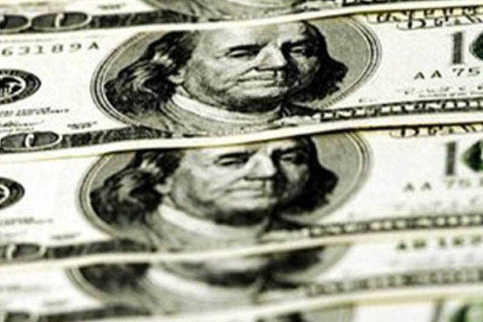 Dólar vai abaixo de R$ 3,40 com expectativa por desfecho no STF