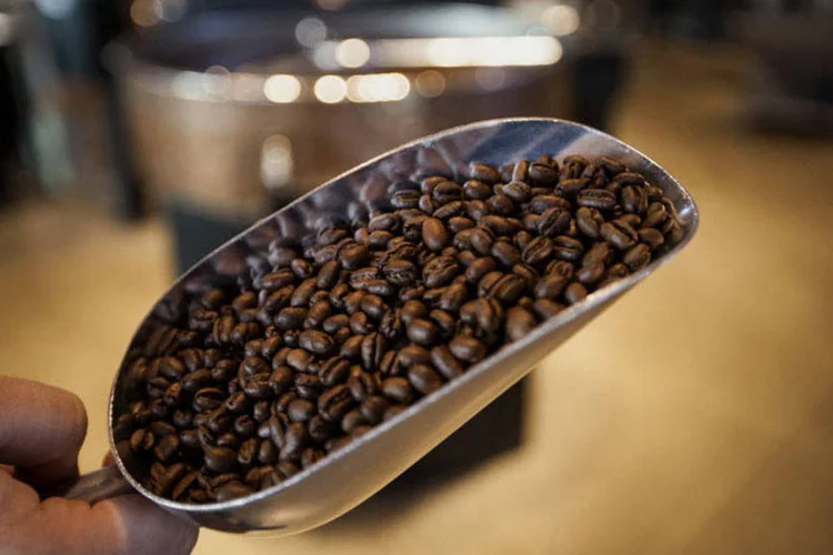 
	Gr&atilde;os de caf&eacute;: setor deve voltar &agrave; &quot;normalidade&quot; ap&oacute;s dois meses de greve no porto de Santos
 (Bloomberg)