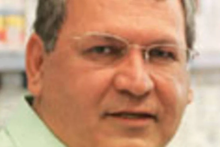 Oliveira: problemas com a Justiça (--- [])