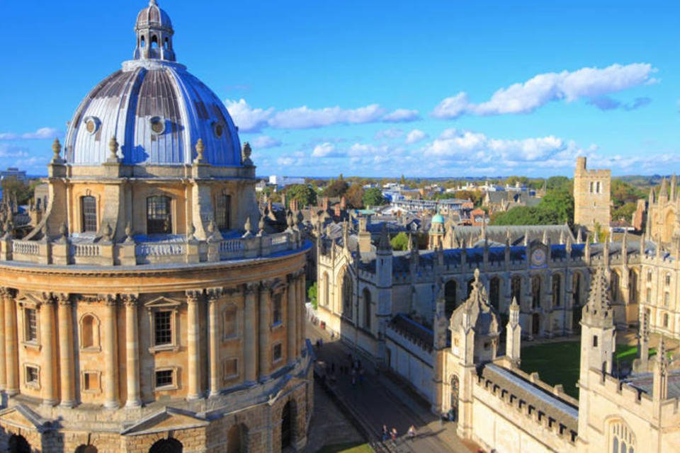Universidade de Oxford: vista do alto do prédio principal da instituição  (Thinkstock)