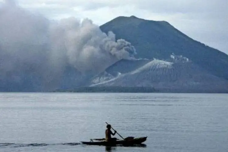 Papua: avião Hercules C130 decolou da cidade de Timika e caiu perto de seu destino (Torsten Blackwood/AFP)