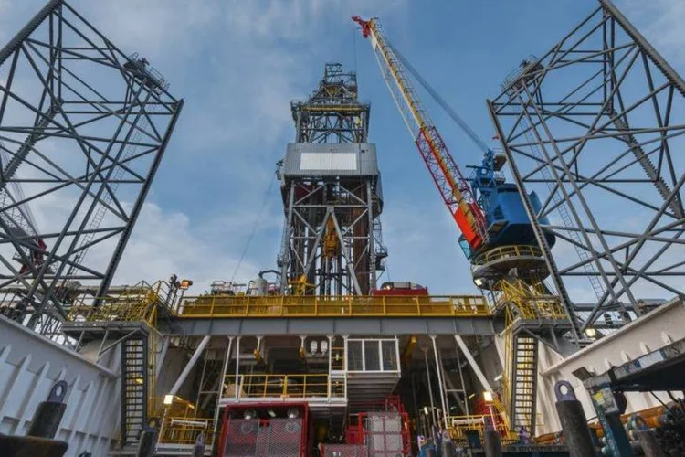 
	Petroleo: integrantes da Opep negociam um acordo para controlar a produ&ccedil;&atilde;o, mas a expectativa &eacute; que a L&iacute;bia n&atilde;o seja inclu&iacute;da nele
