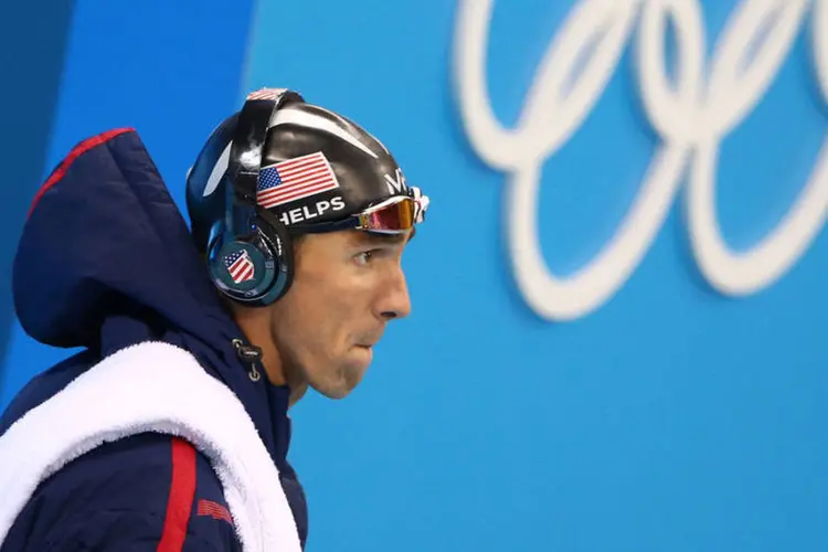 
	Michael Phelps: os adesivos foram colocados de forma intencional sobre o logo da marca Beats
 (Marcos Brindicci/Reuters)