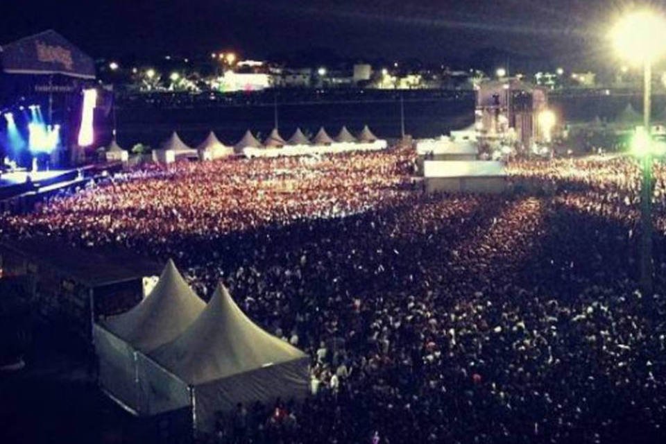 Primeiro dia do Lollapalooza atrai milhares; veja fotos