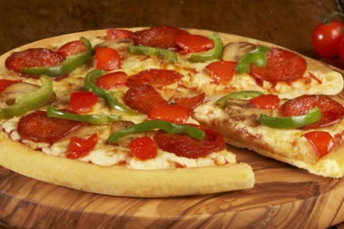 Pizza da rede americana Domino's: filial britânica usou aviões não tripulados para entregar pizza na casa de consumidor
 (Dominos/Divulgação)