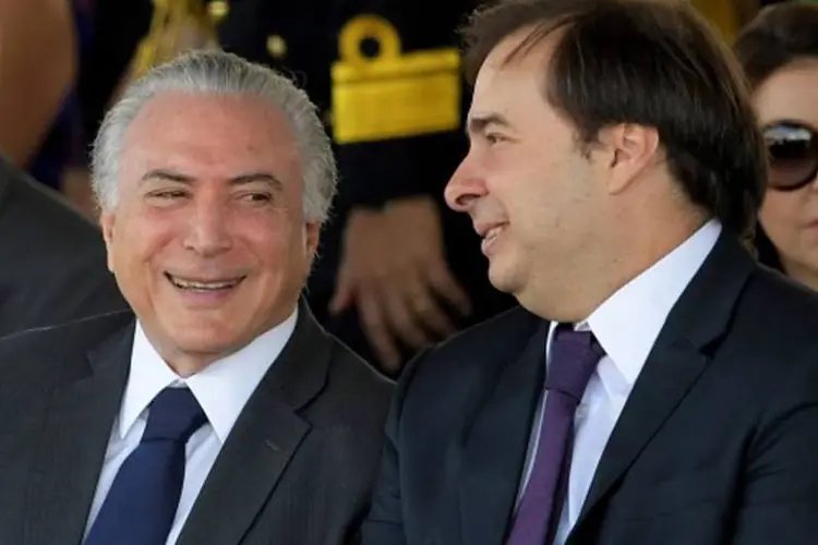Temer e Maia: o presidente da Câmara, Rodrigo Maia (DEM-RJ), pretende lançar sua candidatura à reeleição na última semana de janeiro (Getty Images)