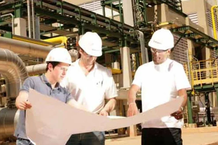 Engenheiros da Promon: o número de vagas e cursos ofertados, assim como o de formados, cresceu acima do PIB entre 2001 e 2010, mas ainda não é suficiente  (MARINA PIEDADE| VOCÊ SA)