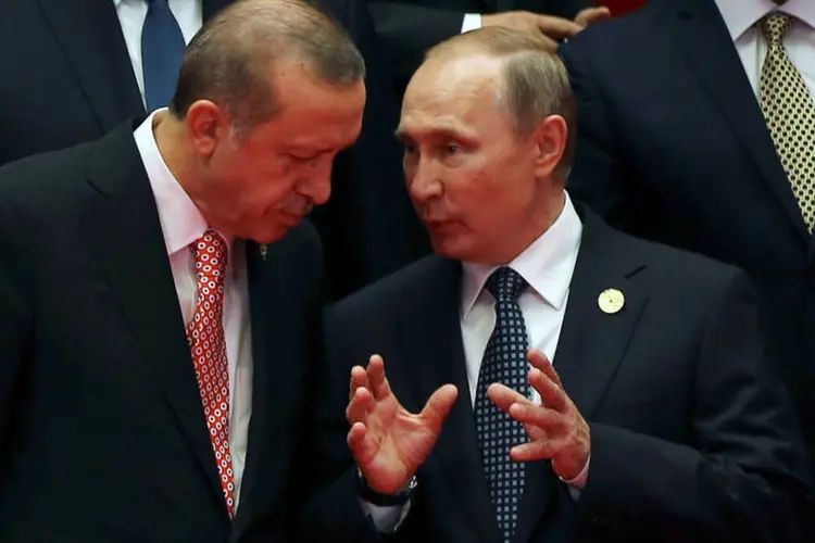 
	Putin e Erdogan: o acordo selou a reconcilia&ccedil;&atilde;o entre os dois pa&iacute;ses depois da grave crise diplom&aacute;tica de 2015
 (Damir Sagolj / Reuters)