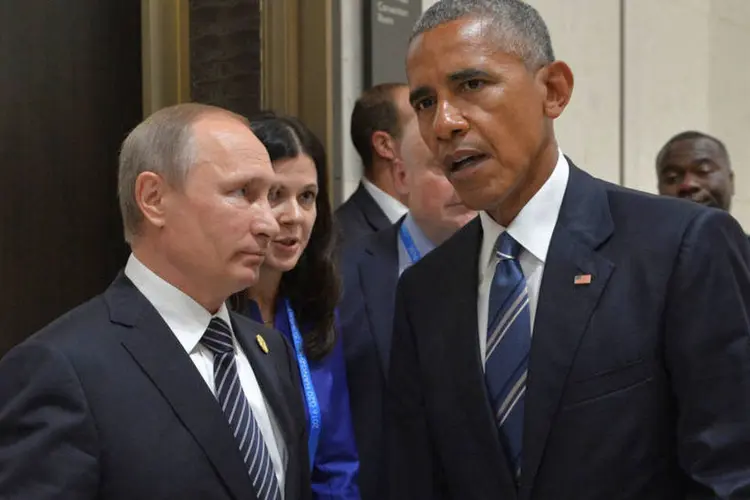 Putin: "Não funcionaram nossos acordos pessoais com o presidente dos Estados Unidos" (Sputnik/Kremlin/Alexei Druzhinin/Reuters)