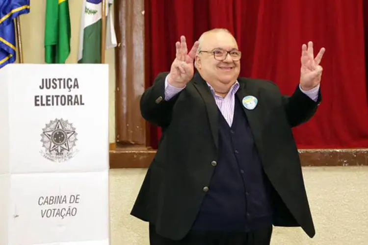 Rafael Greca: o vice-prefeito, Eduardo Pimentel (PSDB), assume o cargo até seu retorno, sem data prevista (Divulgação / Facebook)