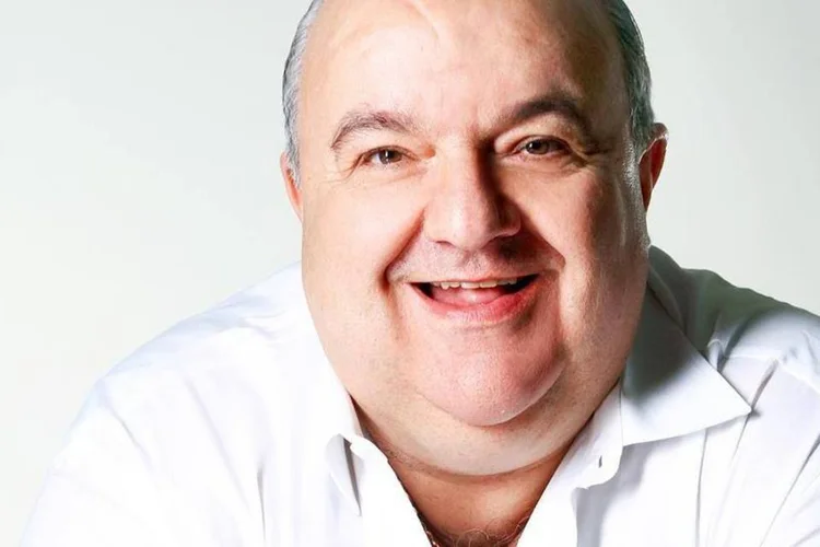 
	Rafael Greca (PMN), candidato &agrave; prefeitura de Curitiba (PR): 35% das inten&ccedil;&otilde;es de voto
 (Facebook Oficial/Reprodução)