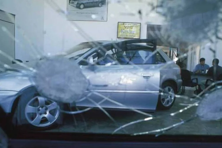 Valor médio de blindagem no Brasil é de 47.000 reais. Veja nas fotos ao lado os 10 carros blindados mais baratos, segundo a Molicar (Claudio Rossi/Veja)