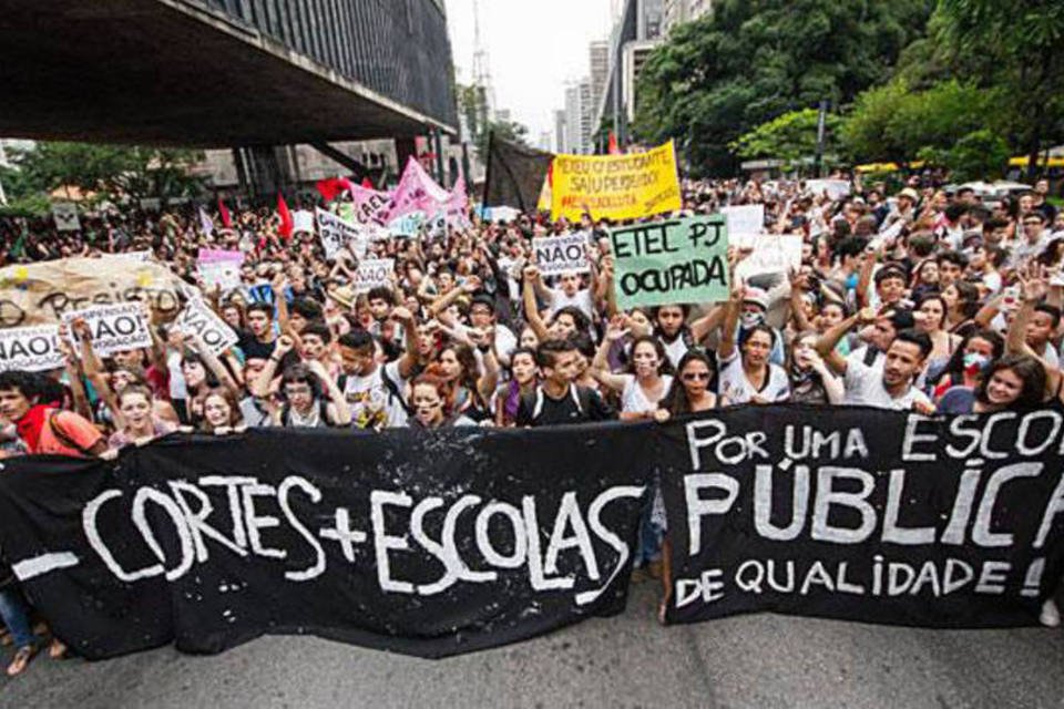 Estudantes em SP protestam contra reforma do ensino médio