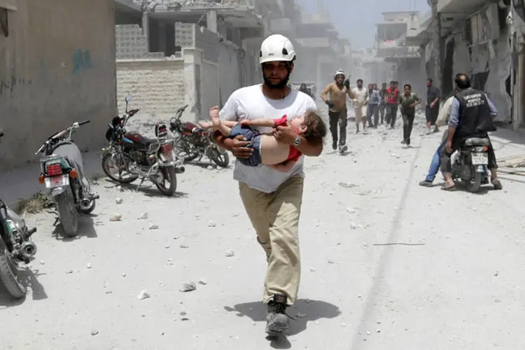 Síria: as Nações Unidas esperam poder evacuar os primeiros feridos do leste de Aleppo a partir de sexta-feira (REUTERS/Khalil Ashawi)