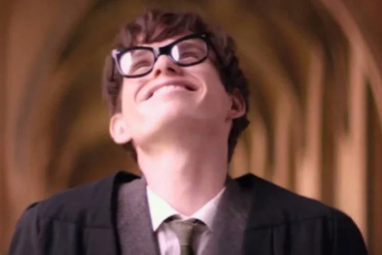 
	&quot;The Theory of Everything&quot;: filme ser&aacute; lan&ccedil;ado em novembro, segundo trailer
 (Reprodução/YouTube/Clevver Movies)