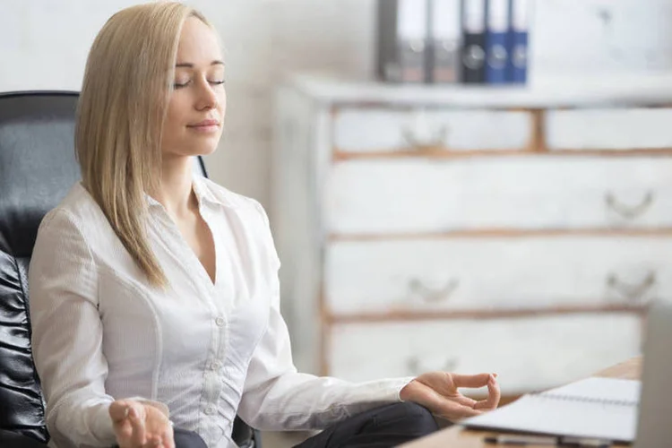 
	Respira&ccedil;&atilde;o: t&eacute;cnicas permitem maniuplar o estado emocional e psicol&oacute;gico para ficar mais calmo, menos estressado e mais produtivo
 (ThinkStock/fizkes)