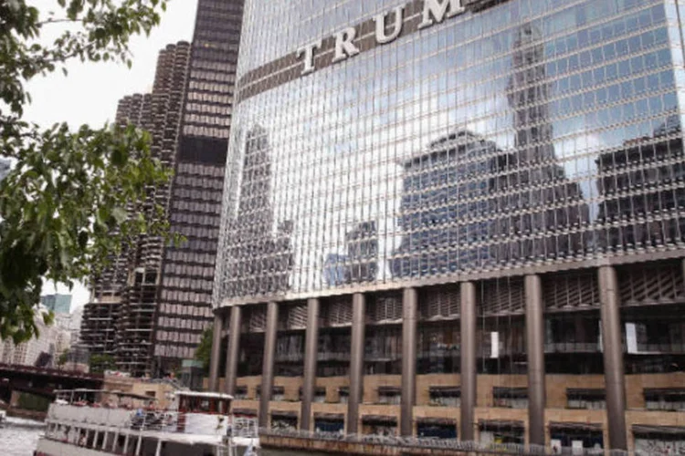 Letreiro de Donald Trump em prédio de Chicago
 (Scott Olson/Getty Images)