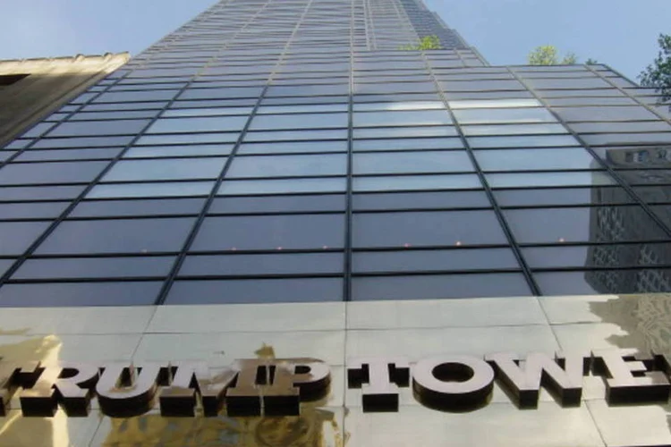 Trump Tower na 5a avenida em Nova York, em foto de abril de 2004: visitas às propriedades de Trump estão caindo