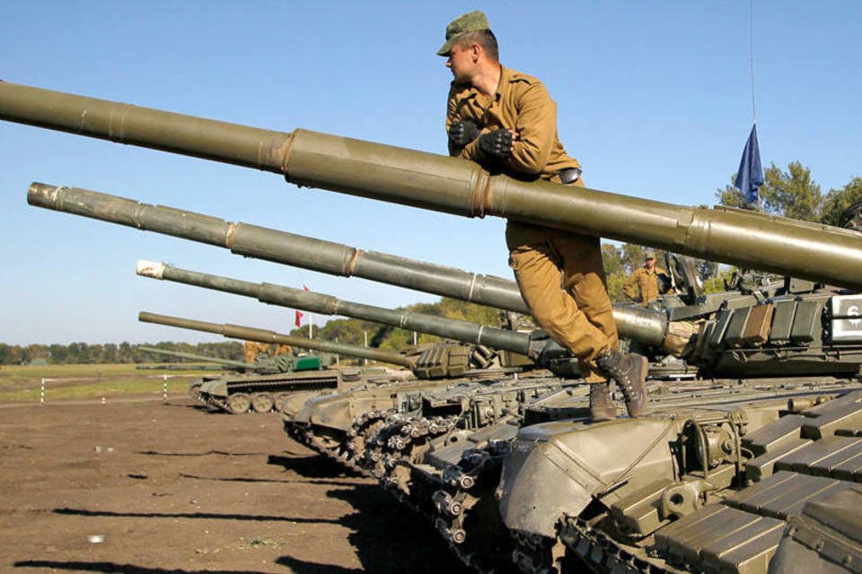 Ucrânia e separatistas suspendem uso de armamento pesado