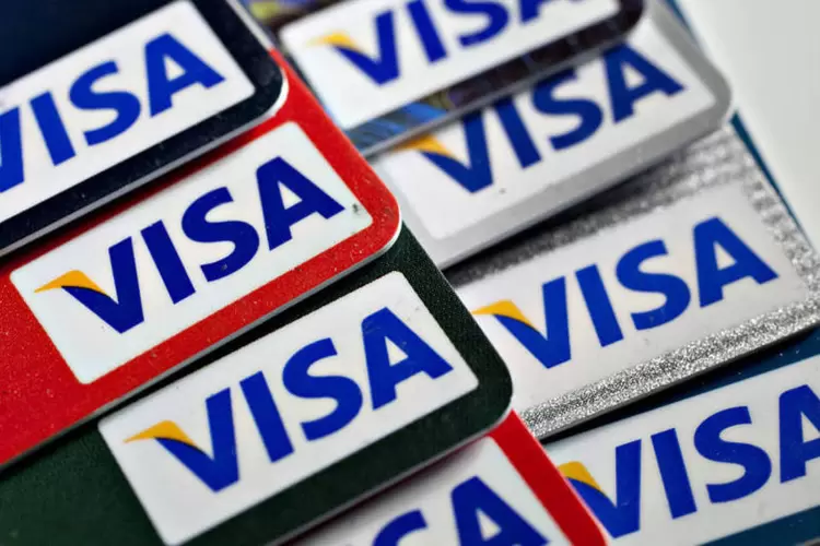Cartões de crédito bandeira Visa (Daniel Acker/Bloomberg)
