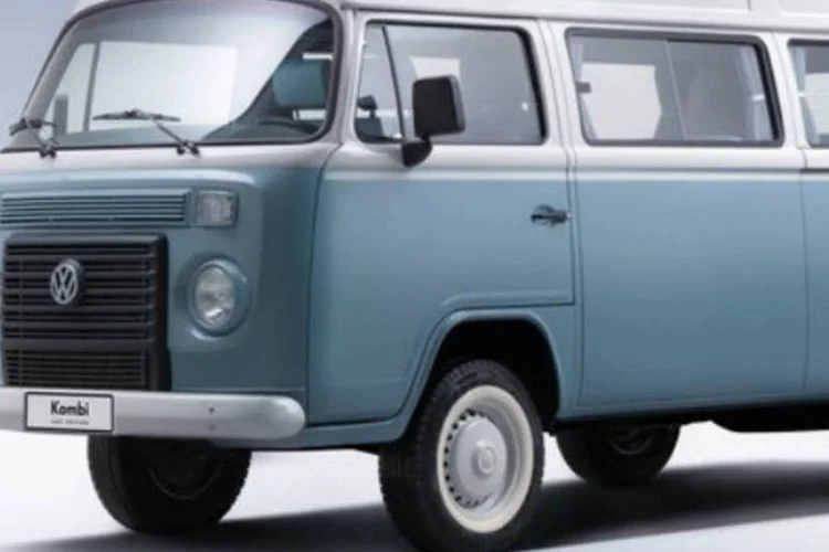 
	Kombi Last Edition: para justificar o valor exorbitante (uma Kombi &quot;normal&quot; j&aacute; custa 46.740 reais), a vers&atilde;o ter&aacute; v&aacute;rios elementos t&iacute;picos de uma s&eacute;rie especial
 (Divulgação)