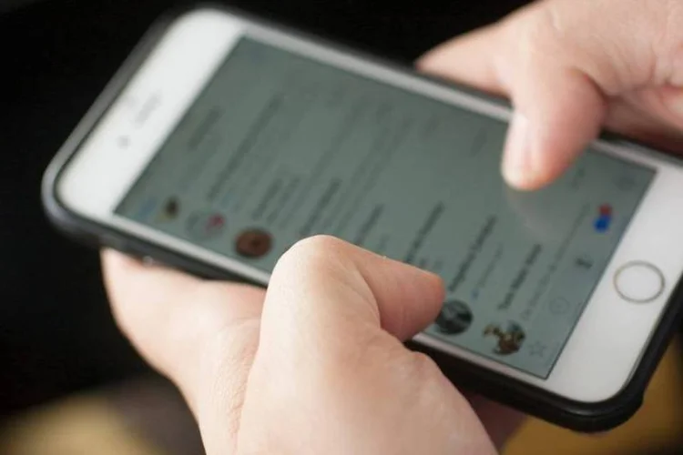 
	Smartphone: de acordo com o levantamento, o 4G est&aacute; em 569 munic&iacute;pios, que concentram mais da metade da popula&ccedil;&atilde;o brasileira
 (Reproduç/Reprodução)