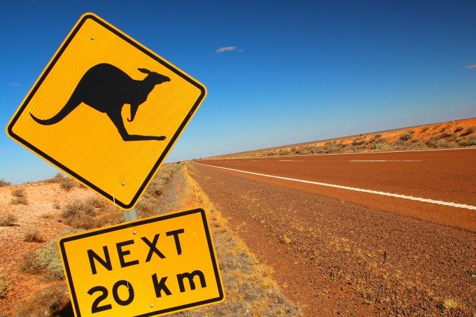Australiano de 12 anos percorre 1300 km ao volante de um carro