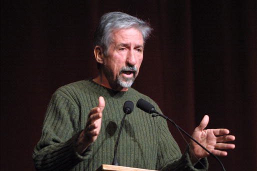 Morre Tom Hayden, lendário ativista contra guerra do Vietnã