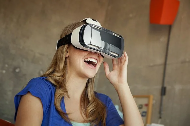 Gear VR: dispositivo de realidade virtual da Samsung vem como brinde na compra do smartphone Galaxy S7 (Samsung/Divulgação)