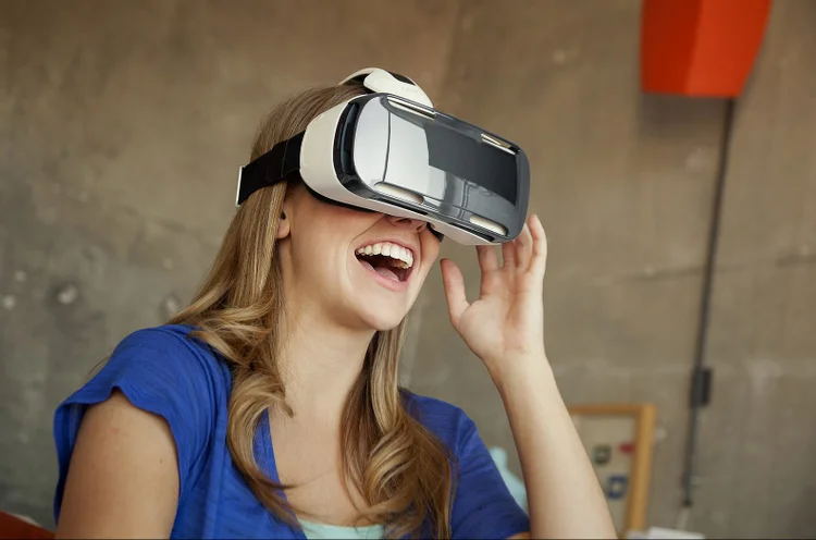 Gear VR: dispositivo de realidade virtual da Samsung vem como brinde na compra do smartphone Galaxy S7 (Samsung/Divulgação)