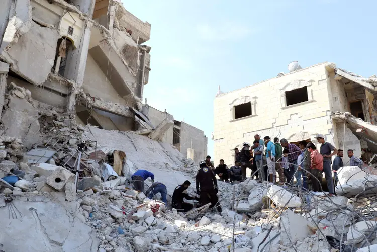 Ataques na Síria: OSDH detalhou que entre os mortos há pelo menos 700 civis, dos quais 169 eram menores de idade e 106 mulheres (Ammar Abdullah/Reuters)