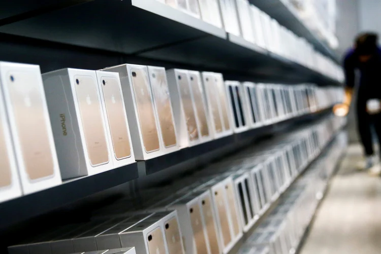 iPhone 7: no ano passado, havia apenas uma pessoa esperando para comprar o iPhone 6S quando a loja se abriu (Thomas Peter/Reuters)