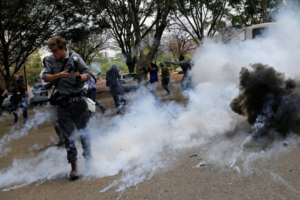 Polícia usa gás lacrimogêneo contra manifestantes no Quênia