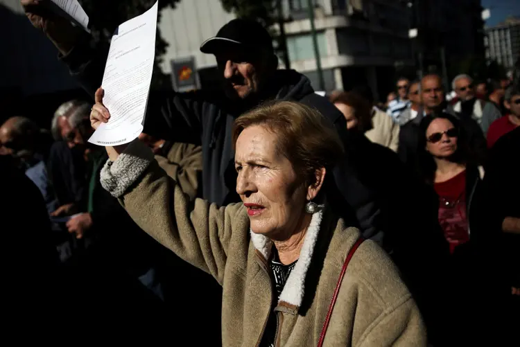 Protesto: desde que começou a crise, os aposentados gregos sofreram 12 cortes (Alkis Konstantinidis/Reuters)