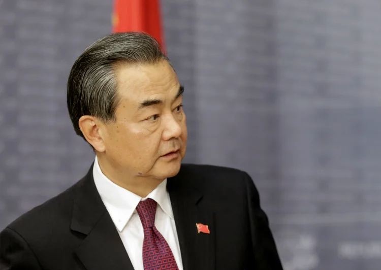 Wang Yi, ministro das relações exteriores da China: "Estamos prontos para melhorar as relações com os EUA" (Ints Kalnins/Reuters)